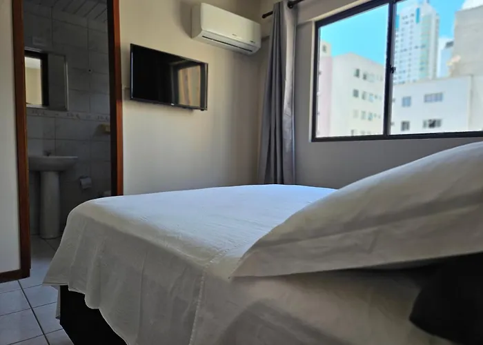2 Quartos A 200Mts Praia Central, Garagem, Churrasqueira, Wi-Fi 90 Mbps, Pet Friendly