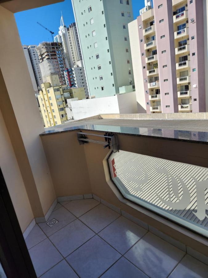 Apartment 2 Quartos A 200mts Central, Garagem, Churrasqueira, Wi-fi 90 Mbps, Pet Friendly *