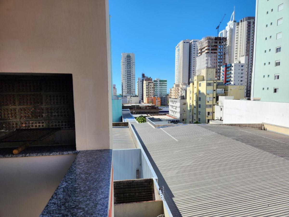 Apartment 2 Quartos A 200mts Central, Garagem, Churrasqueira, Wi-fi 90 Mbps, Pet Friendly *