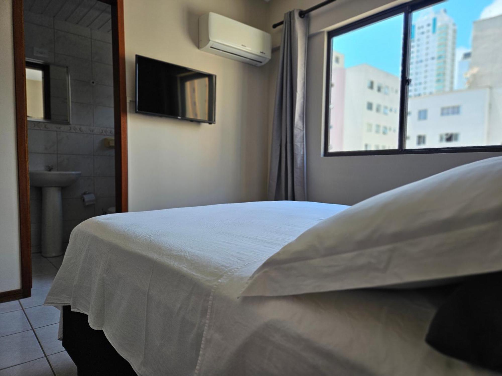2 Quartos A 200mts Central, Garagem, Churrasqueira, Wi-fi 90 Mbps, Pet Friendly Apartment *