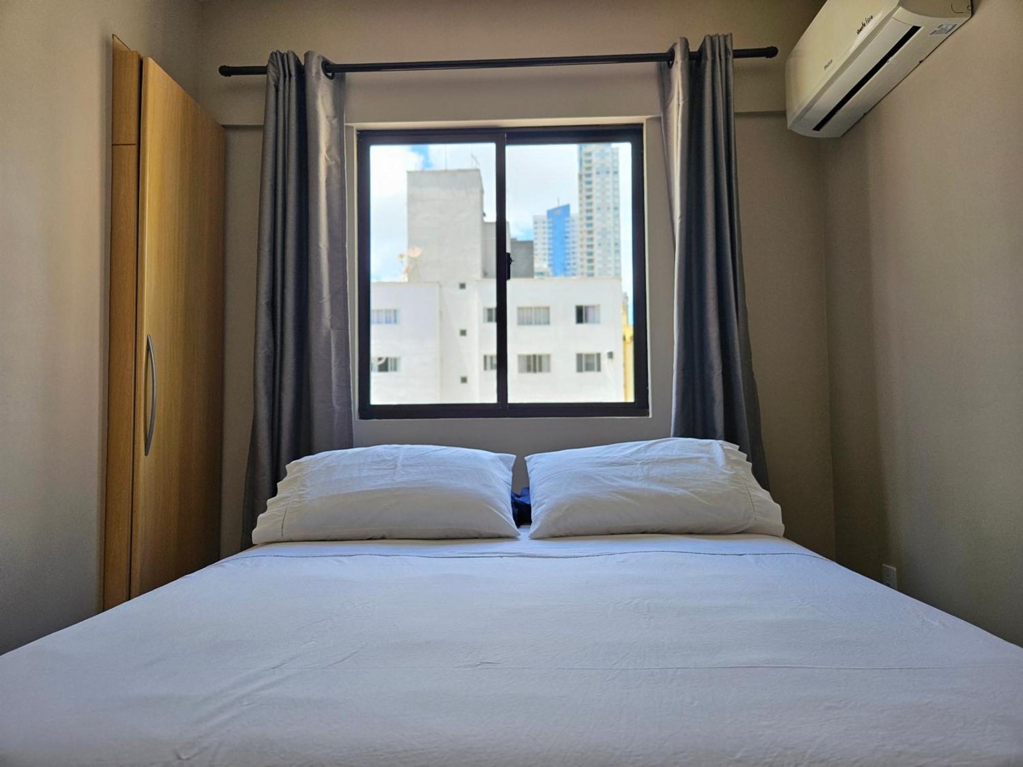 Apartment 2 Quartos A 200mts Central, Garagem, Churrasqueira, Wi-fi 90 Mbps, Pet Friendly *