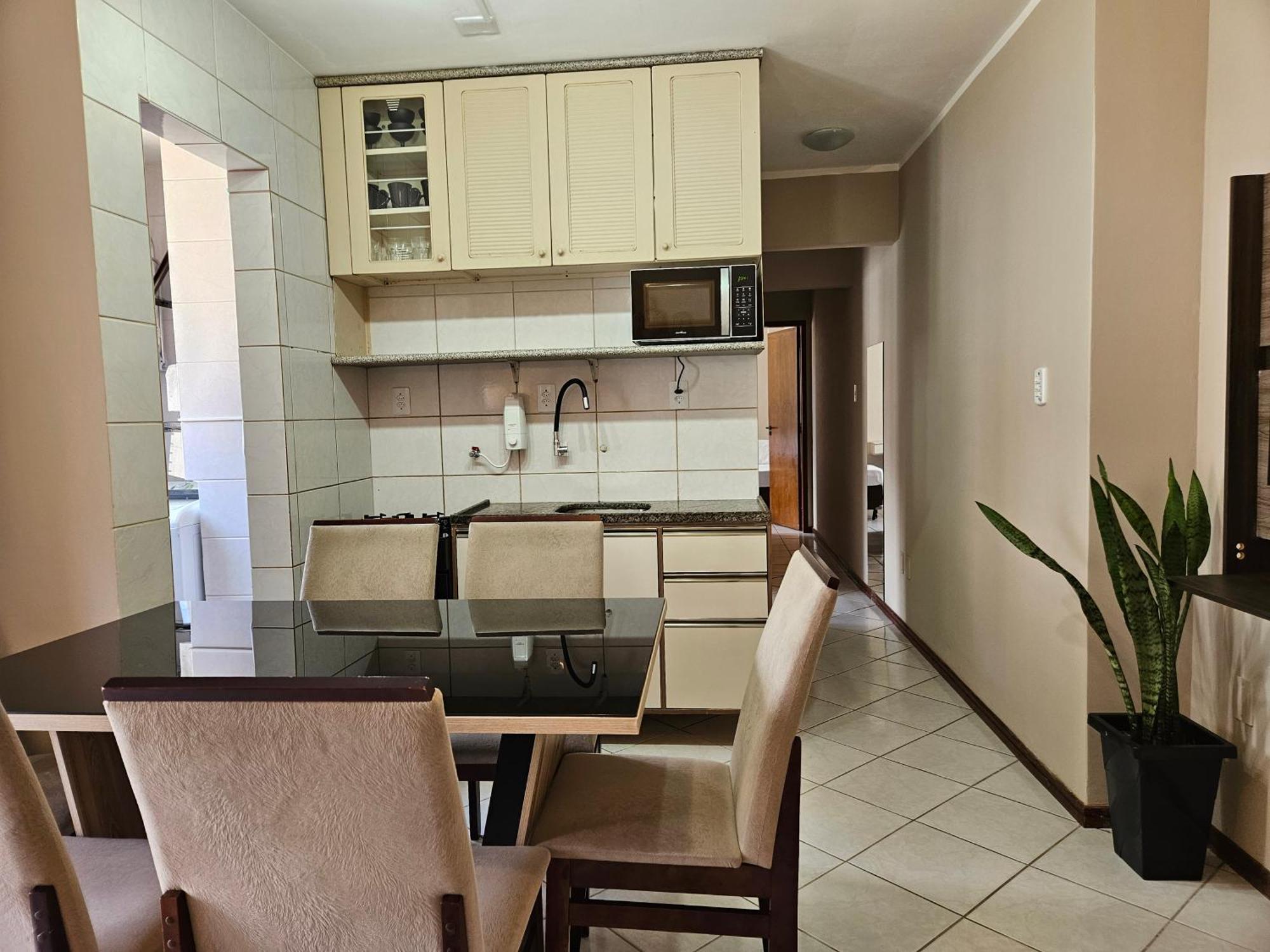 2 Quartos A 200mts Central, Garagem, Churrasqueira, Wi-fi 90 Mbps, Pet Friendly Apartment *