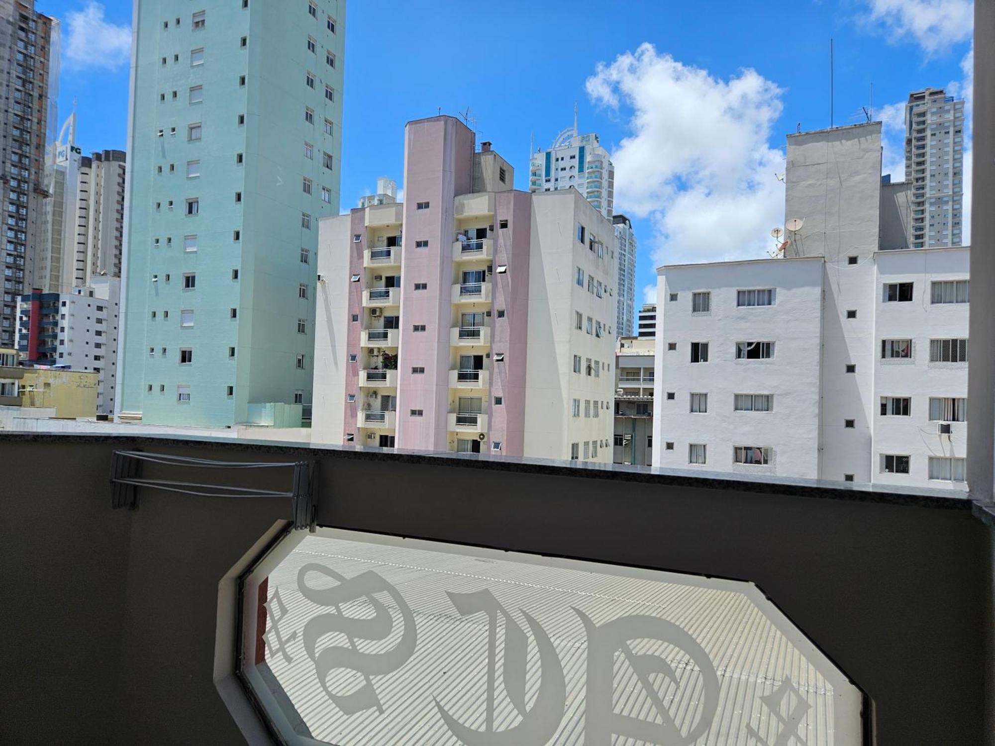 2 Quartos A 200mts Central, Garagem, Churrasqueira, Wi-fi 90 Mbps, Pet Friendly Balneario Camboriu