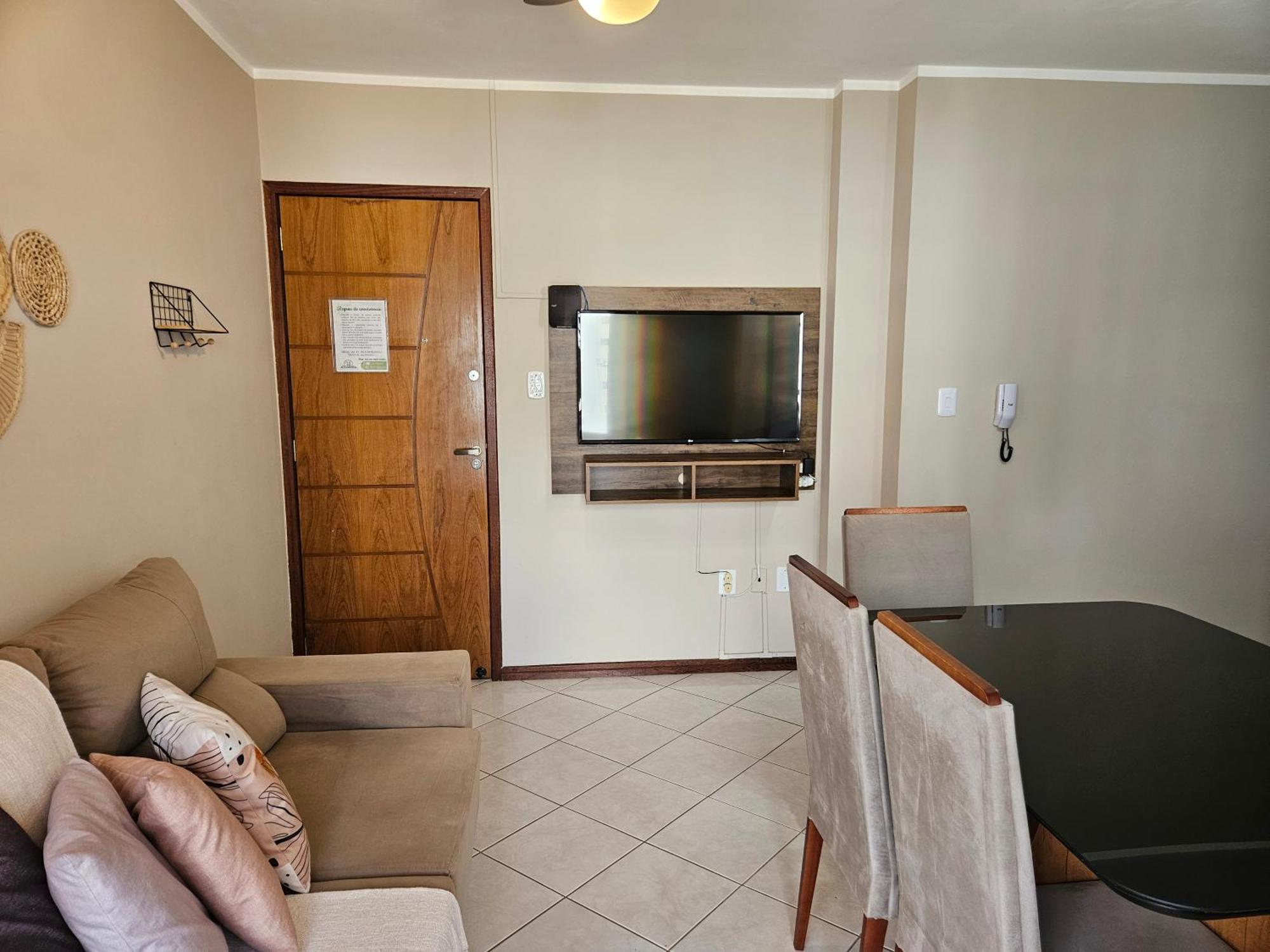 2 Quartos A 200mts Central, Garagem, Churrasqueira, Wi-fi 90 Mbps, Pet Friendly Apartment
