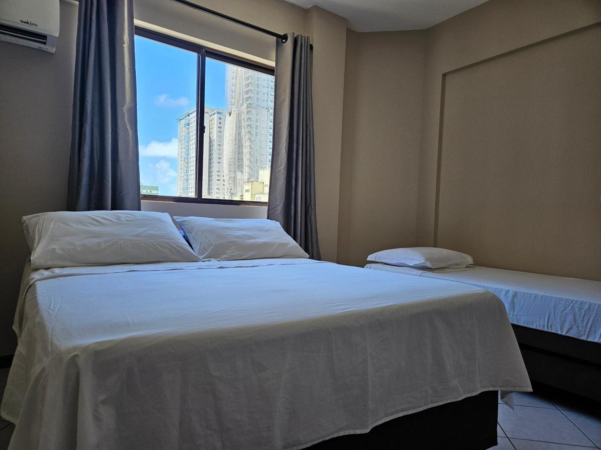 2 Quartos A 200mts Central, Garagem, Churrasqueira, Wi-fi 90 Mbps, Pet Friendly Apartment *