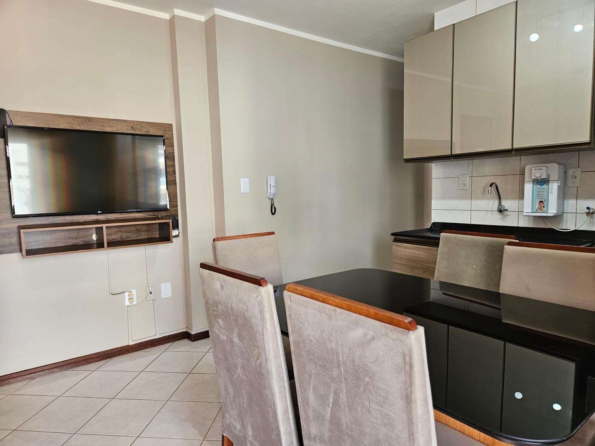 2 Quartos A 200mts Central, Garagem, Churrasqueira, Wi-fi 90 Mbps, Pet Friendly Apartment Balneario Camboriu
